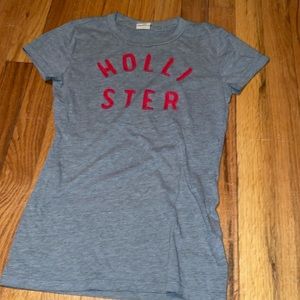 grey and pink t shirt